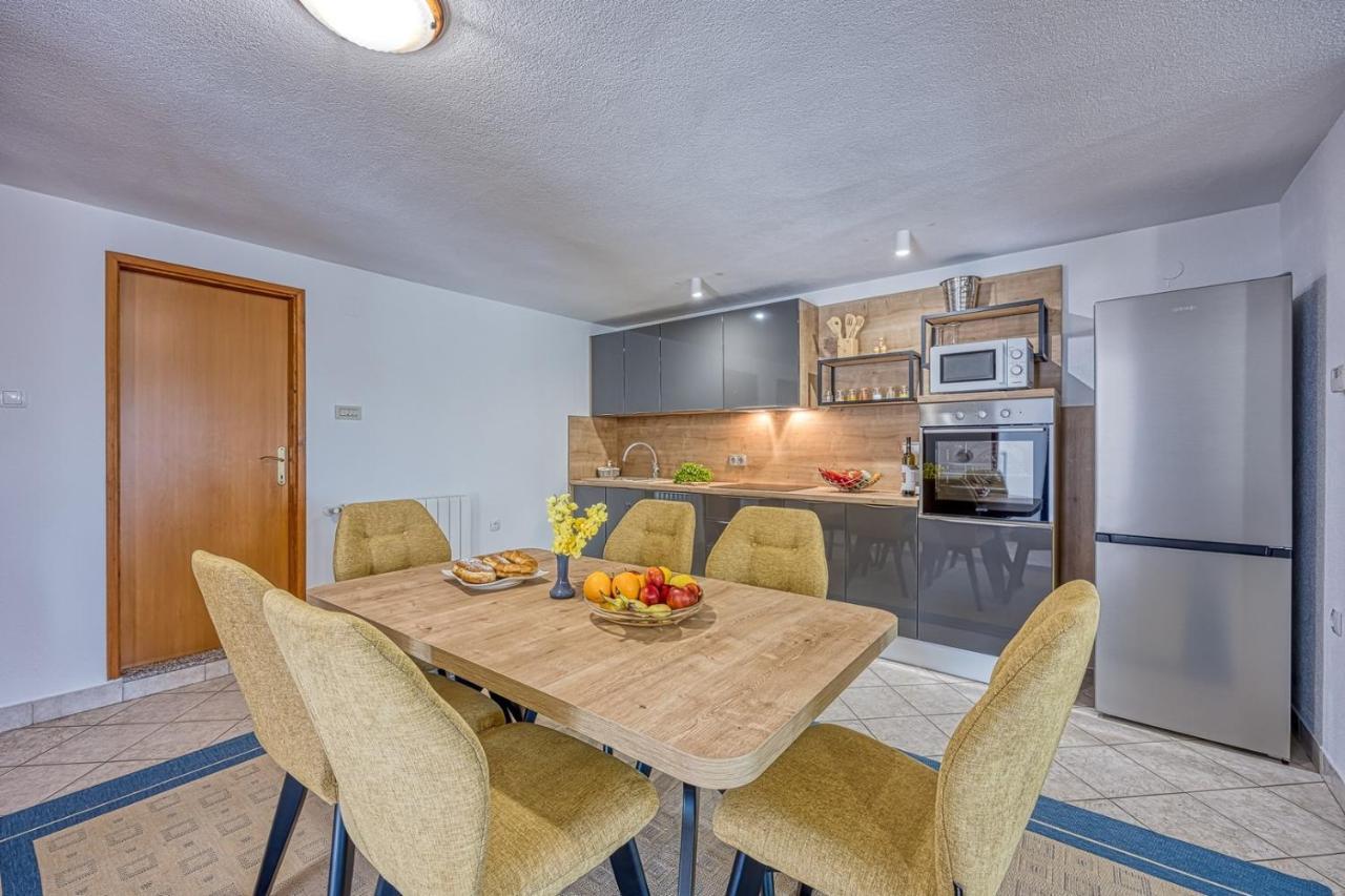 Holiday Apartment Aida With Private Pool Buzet Exterior foto