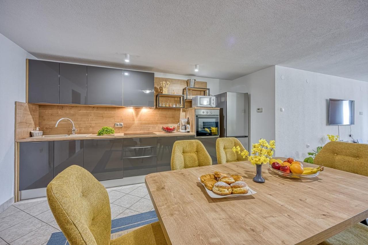 Holiday Apartment Aida With Private Pool Buzet Exterior foto