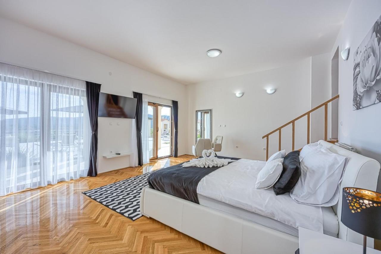 Holiday Apartment Aida With Private Pool Buzet Exterior foto