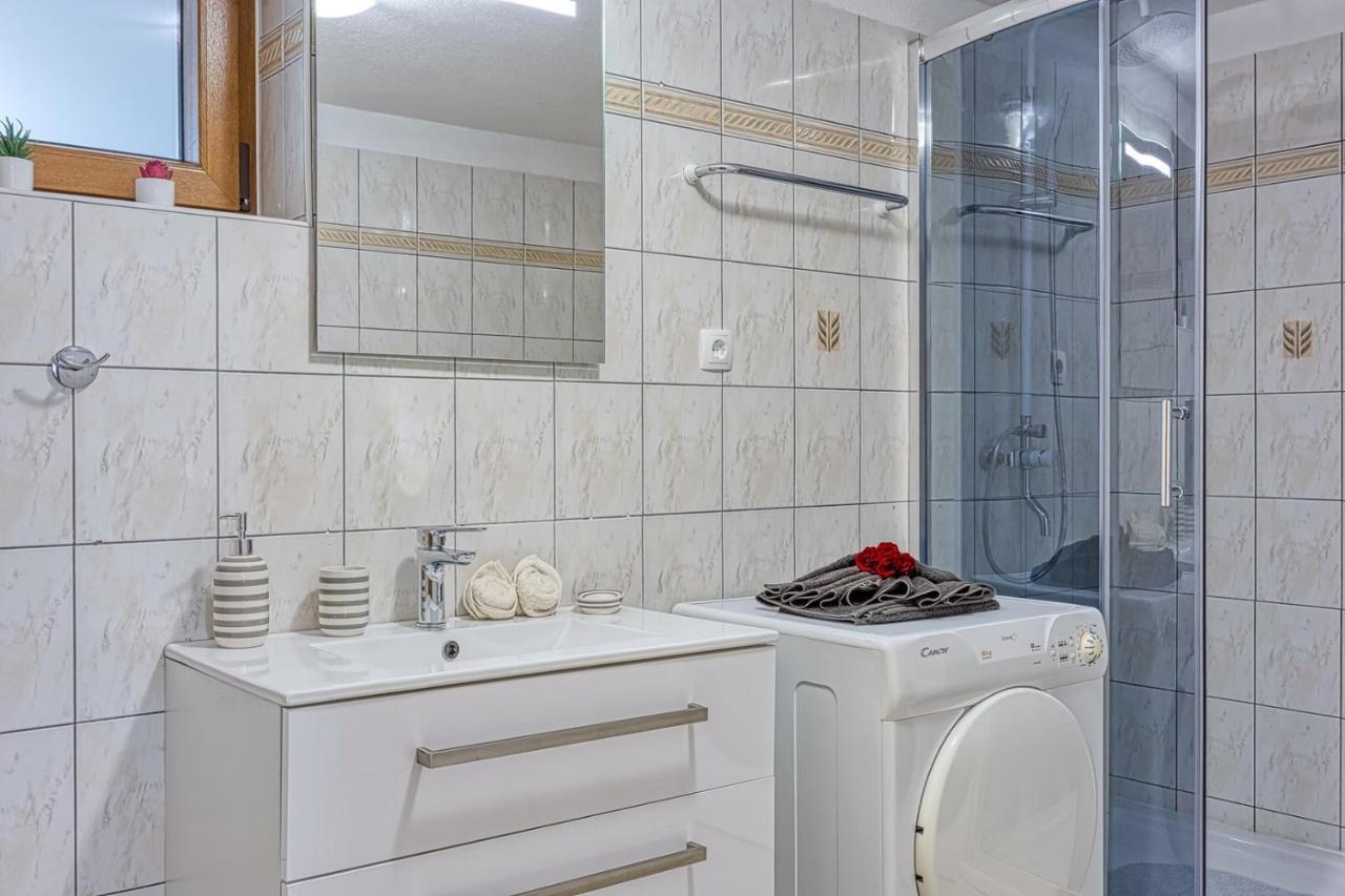 Holiday Apartment Aida With Private Pool Buzet Exterior foto