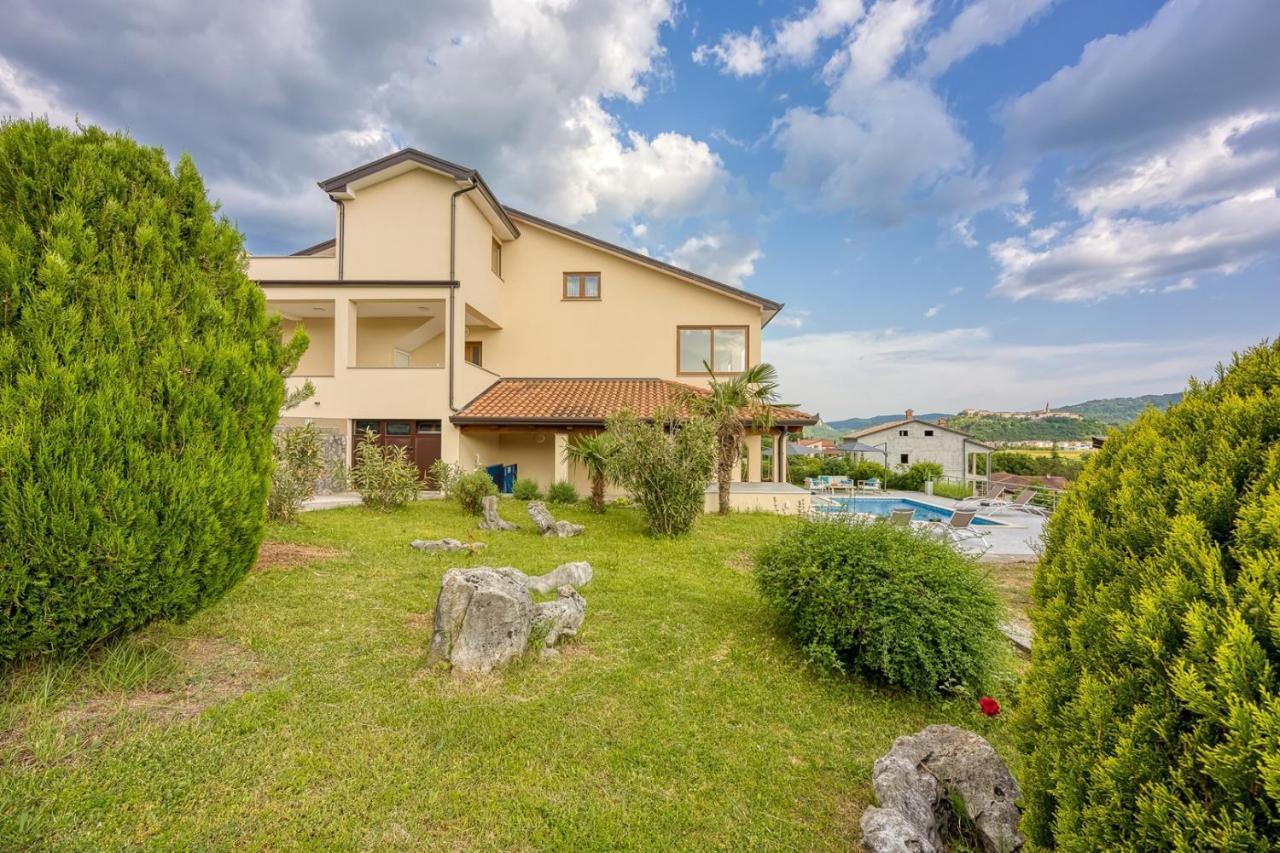 Holiday Apartment Aida With Private Pool Buzet Exterior foto